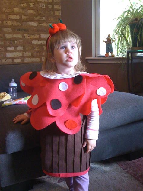 Homemade Costume Idea Cupcake Mommysavers