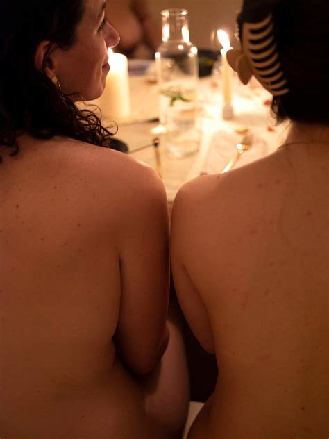 A Nude Dinner Party Celebrating Menstruation At The Latest Füde Experience The New York Times