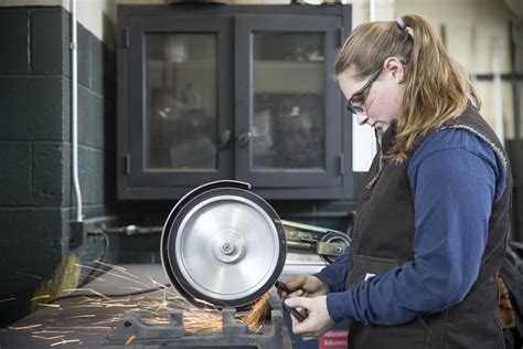 Female Farriers Cornell Farrier Program Admits First All Female Cohort