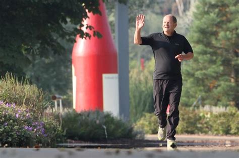 Olaf Scholz Kanzler Nach Sturz Beim Joggen Mit Augenklappe SHZ