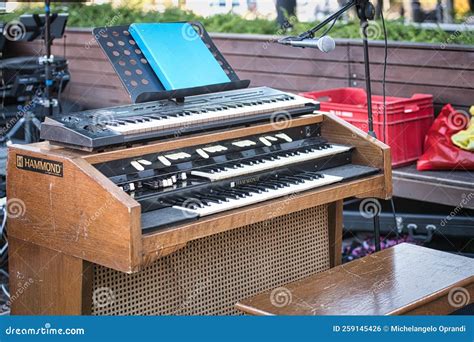 Original Hammond Electric Organ Editorial Photo Image Of Concert