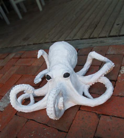 Creepy Paper Mache Octopus: Craft Tutorial