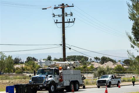 Derechos y solicitud de restitución del servicio eléctrico sin autorización