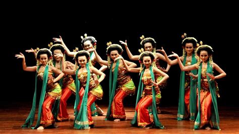 Pin By Kaki Kirisaya On Indonesian Dance Culture Traditional Dance