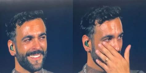 Marco Mengoni Scoppia In Lacrime Durante Un Suo Concerto