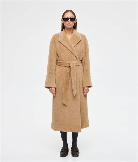 Двубортное пальто с поясом на подкладке коричневый — pravdastore.com