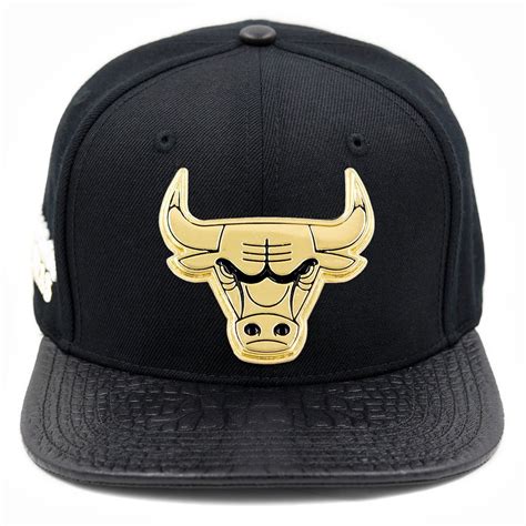 Buy Pro Standard Curved Chicago Bulls Strapback Hat Black Metallic