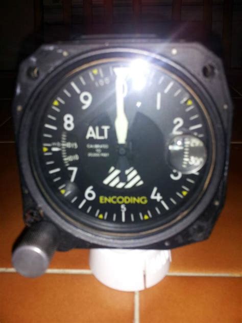 Purchase Aircraft Encoding Altimeter United 5035p2 P44 In Coram New