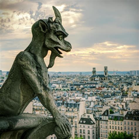 Quimera De La Catedral De Notre Dame De Paris Con Vistas A Par S Foto