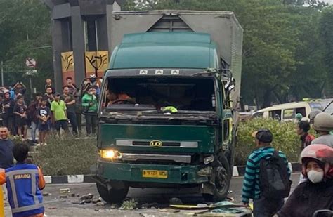 5 Fakta Kecelakaan Maut Di Cipondoh Tangerang Truk Seruduk Puluhan