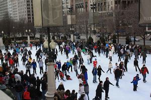 Ice Skating At The Mccormick Tribune Ice Rink Go Visit Chicago