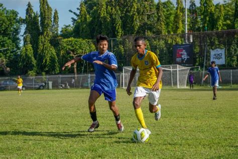 PFA Uji Kemampuan Melawan SSB Di Bali Papua Football Academy