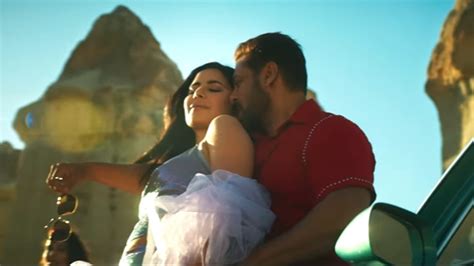 Tiger 3: Leke Prabhu Ka Naam's song teaser featuring Salman Khan ...