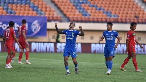 Hasil Persib Bandung Vs Persebaya Surabaya Maung Loncat Ke Posisi