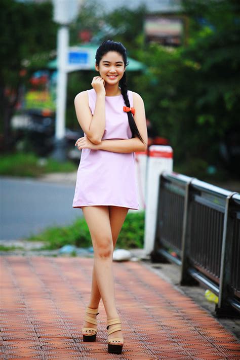 Điểm mặt top 10 hot girl chiều cao khủng của ba miền