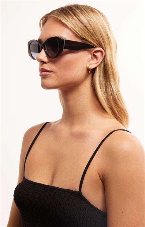 Daydream Sunglasses In Smoke Gradient Bellajames Women S Boutique