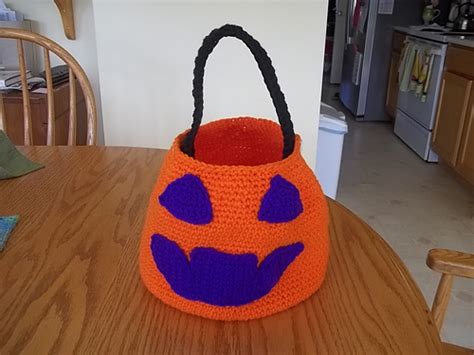 Ravelry Jack O Lantern Trick Or Treat Basket Pattern By Heather Sonnenberg