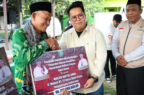 Bantuan Program Dedikasi Kukar Idaman Wabup Salurkan Di Tenggarong