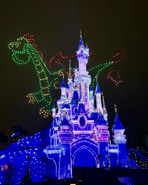 Disney Electrical Sky Parade Avondshow In Disneyland Paris Met 500