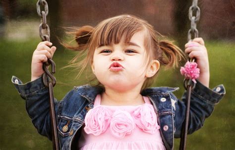 Cute Baby Baby Girl Cute Smileing Flying Kiss #3271 Hd Wallpapers ...