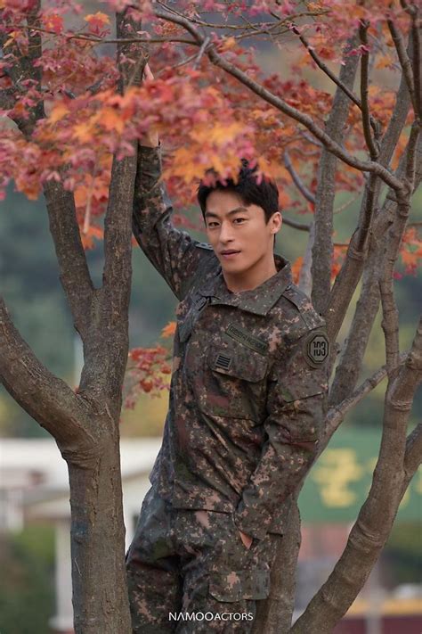 koo kyo hwan 구교환 as corporal han ho yeol D P Netflix bts 배경