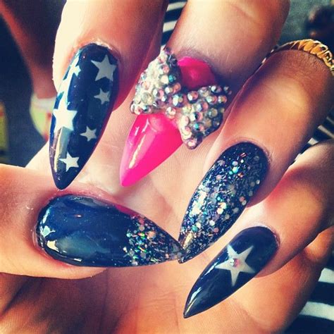 15 Pointy Nail Designs For You To Rock The Holidays Pretty Designs