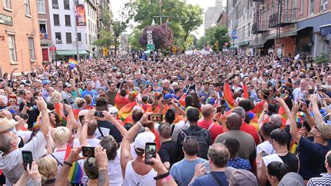 Thousands Gather At Stonewall In Nyc 50 Years After Lgbtq Uprising Ktla