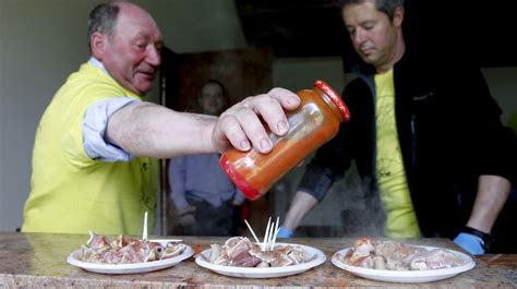 La Festa Da Orella Cerr La Doble Cita Culinaria De Vedra