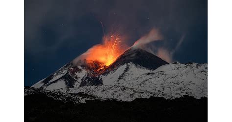 Lava on the white slopes of Mount Etna (Photos) - Rhewal