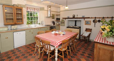 Treworgey Farmhouse - large family farmhouse for eleven in Cornwall : Treworgey Cottages