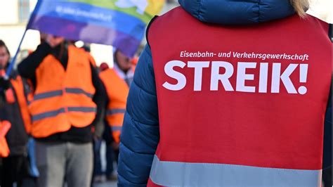 Evg Bahnstreik Deutsche Bahn Stellt Fernverkehr Ab Sonntag Ein Stern De