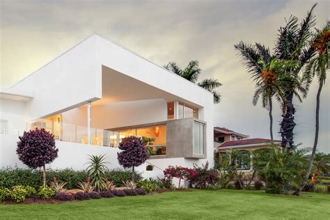 Modern Waterfront Homes South Florida