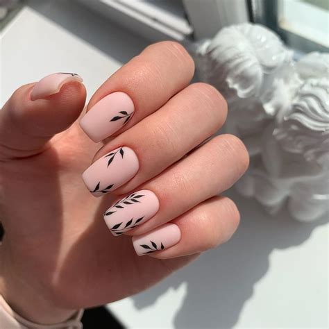 Curtinhas E Delicadas Black And Nude Nails Nude Nails Trendy Nails