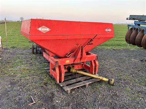 Rozsiewacz Do Nawozow Kuhn Rauch Mds 701 Siewka Sulky Amazone Lely