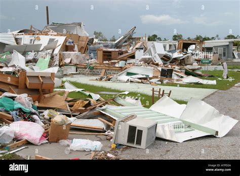 Port Charlotte Florida Hurricane Charley damage disaster mobile home ...