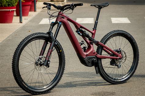 Specialized Levo Expert 2022 Taille S3 Rouge Maroon Black