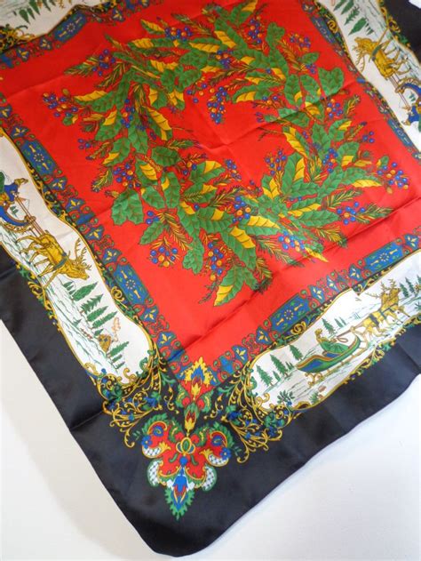 Vintage Avon Colorful Bright Christmas Wreath Theme Print Silk Scarf