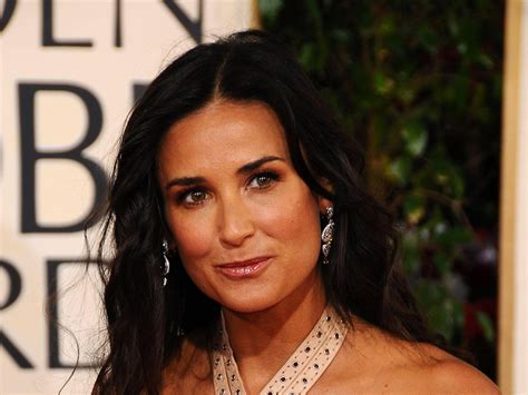 Download Hollywood Actress Demi Moore Golden Globe Awards Wallpaper