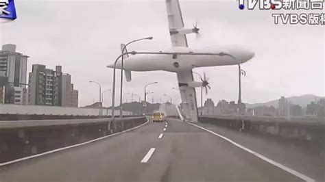 Plane Hits Bridge Crashes Into River Cnn