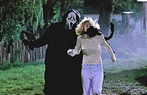 Whilst Filming Scream 1996 Drew Barrymore Accidently Called 911 For