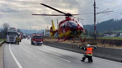 THL Verkehrsunfall Mit Eingeklemmter Person Freiwillige Feuerwehr