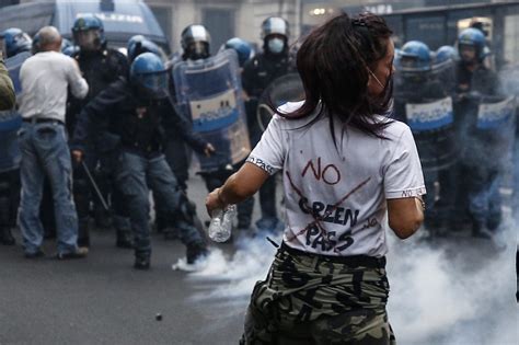 La Stretta Sulle Manifestazioni No Green Pass Dove Saranno Vietate