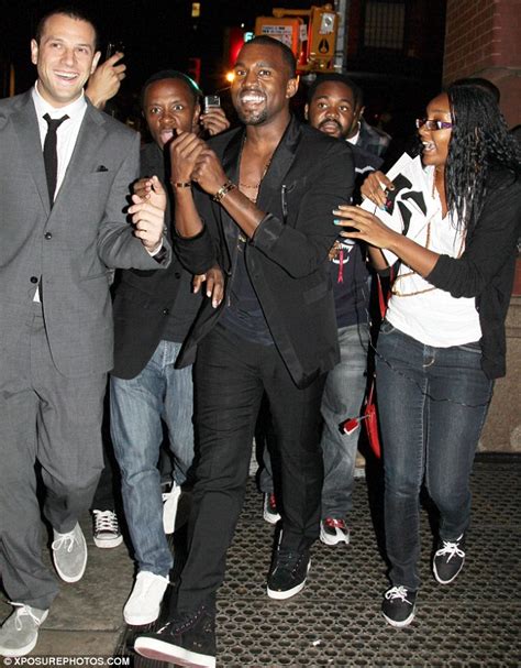 Kanye West Gets Mobbed By Fans In New York Daily Mail Online