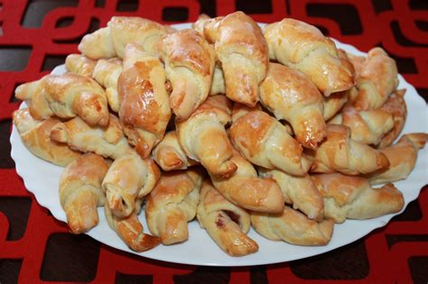 Rogaliki krucho drożdżowe z marmoladą Recette