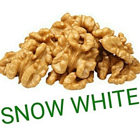 Snow White Walnut Kernels At Best Price In Ramban Kashmir Foods