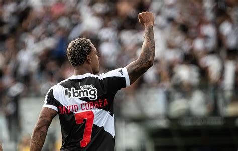 Atacante Capixaba Tem Les O No Joelho E N O Joga Mais Pelo Vasco Este