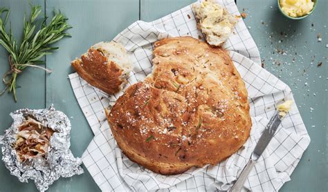 Rosemary And Roasted Garlic Bread Easyfood