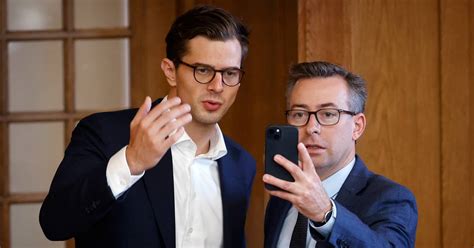 Eksperter Et demokratisk problem når valgkampen rykker på Facebook