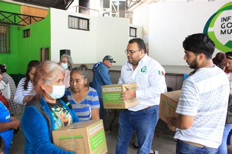 Alcalde De C Rdenas Entrego Becas Alimentarias A Qui Nes M S Lo