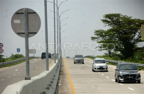 ARUS MUDIK DI JALAN TOL PEJAGAN MENINGKAT ANTARA Foto